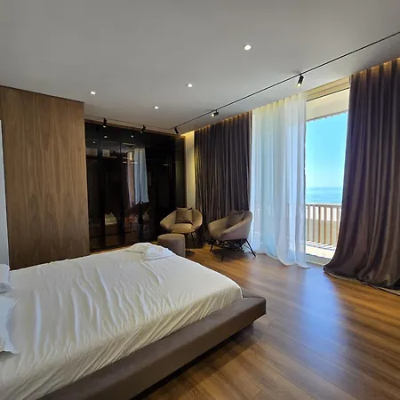 Modern Luxury In Coast With Sea View & Private Garden Villa *