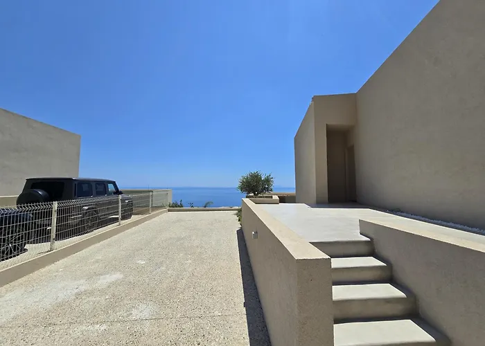 Modern Luxury In Coast With Sea View & Private Garden Βίλα *