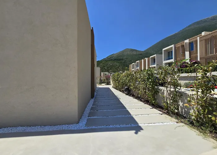Βίλα Modern Luxury In Coast With Sea View & Private Garden