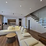 Modern Luxury In Coast With Sea View & Private Garden Villa *