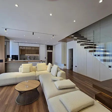 Modern Luxury In Coast With Sea View & Private Garden Vila *