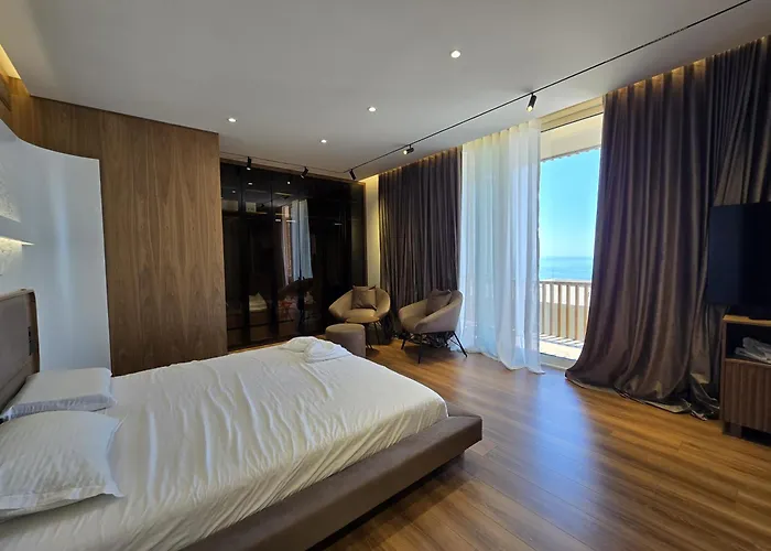 Modern Luxury In Coast With Sea View & Private Garden Villa *