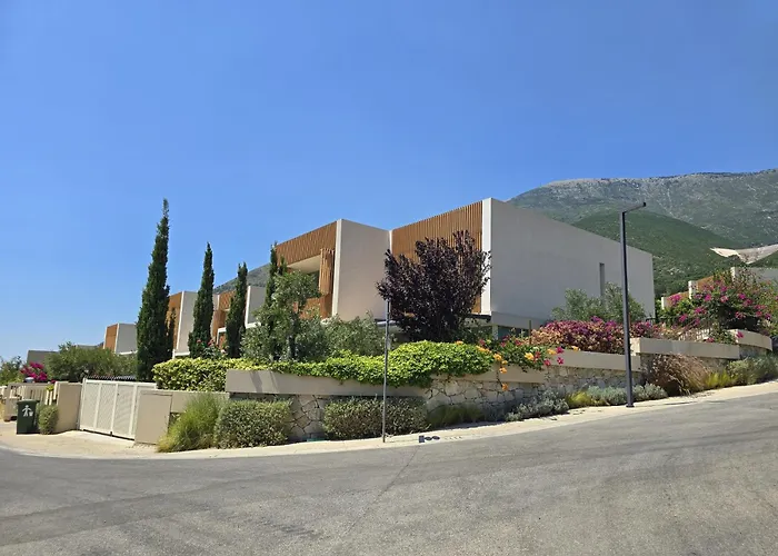 Modern Luxury In Coast With Sea View & Private Garden Villa Llogara National Park